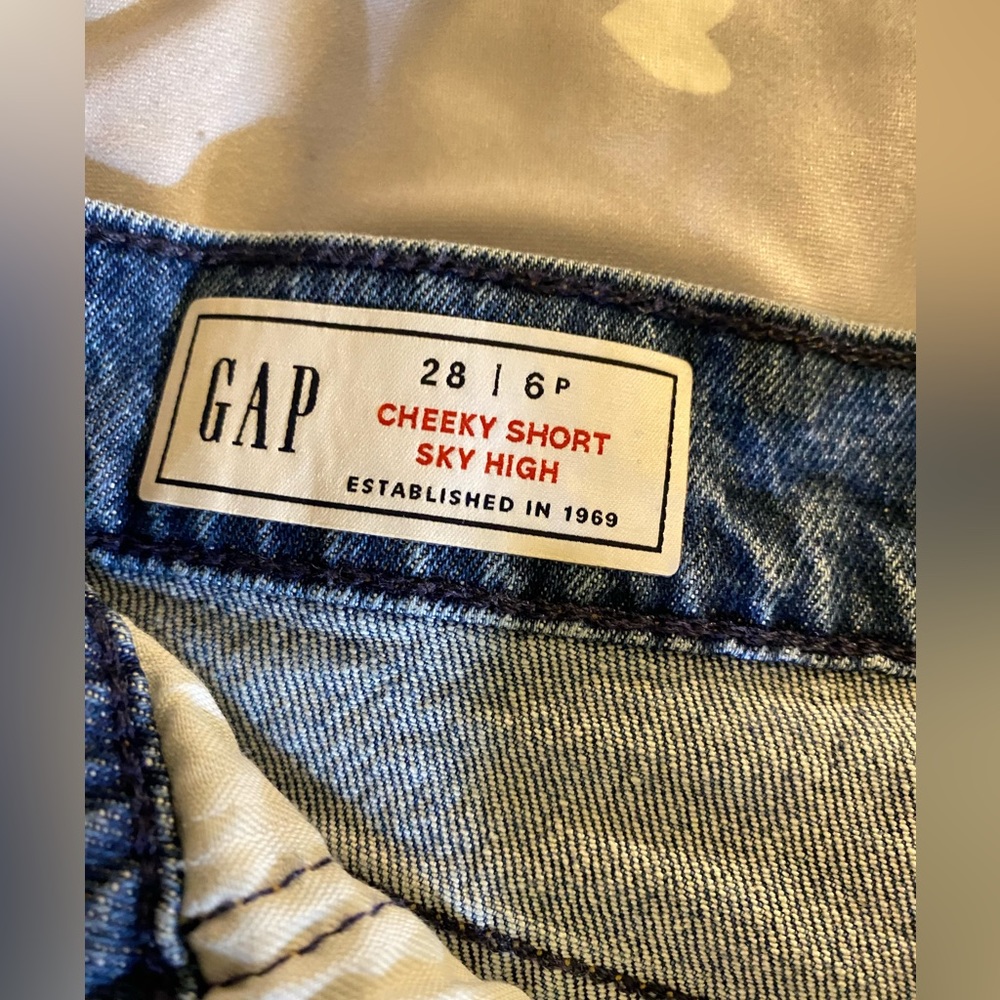 Gap Cheeky High Rise Shorts - Picture 7 of 7